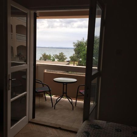 Guest House Punta Grzan Petrcane Quarto foto