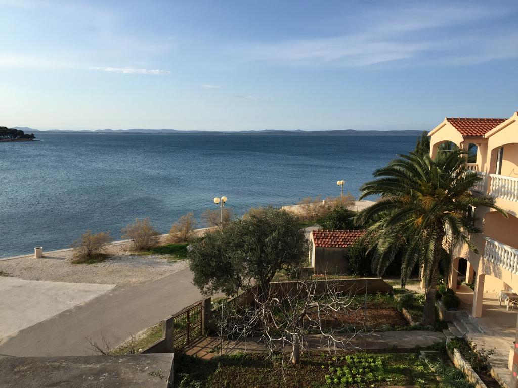 Guest House Punta Grzan Petrcane Quarto foto